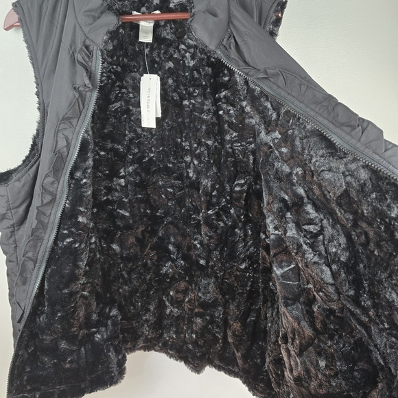 CJ BANKS Reversible Ruffle Zip Vest Faux Fur Black Women Sz 3X Neutral Layering - Picture 4 of 13